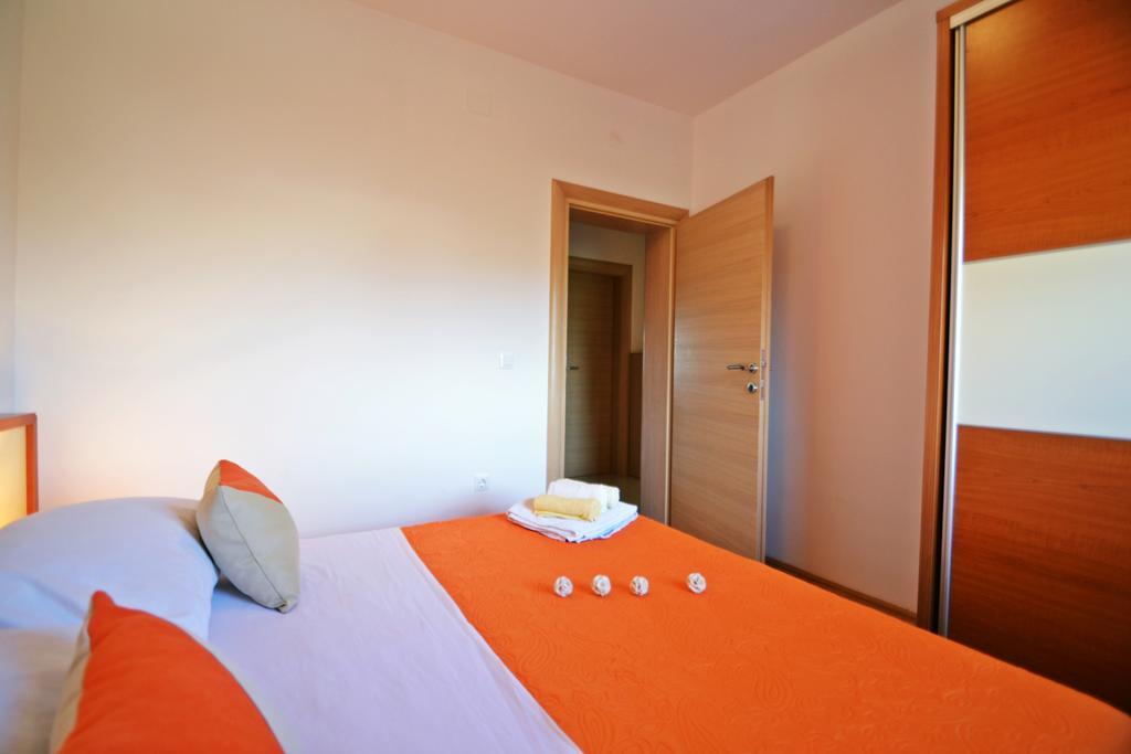 Apartments Ivana Sveti Filip i Jakov Exterior foto