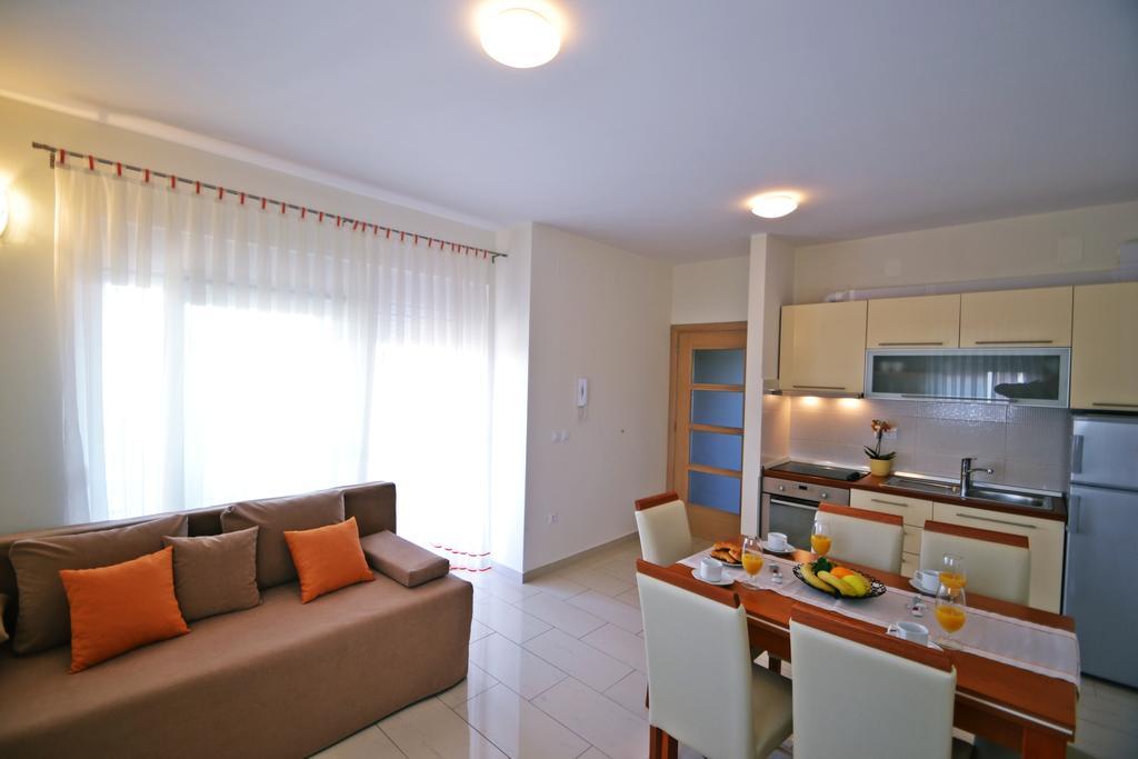 Apartments Ivana Sveti Filip i Jakov Exterior foto