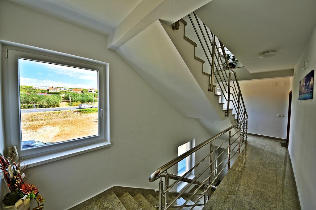 Apartments Ivana Sveti Filip i Jakov Exterior foto