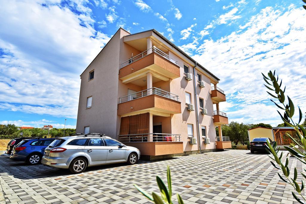 Apartments Ivana Sveti Filip i Jakov Exterior foto